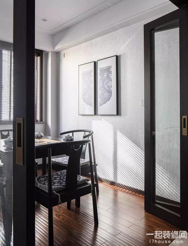 138平的新中式风大宅,无处不在的青花瓷元素好美! 138平的新中式风大宅,无处不在的青花瓷元素好美!